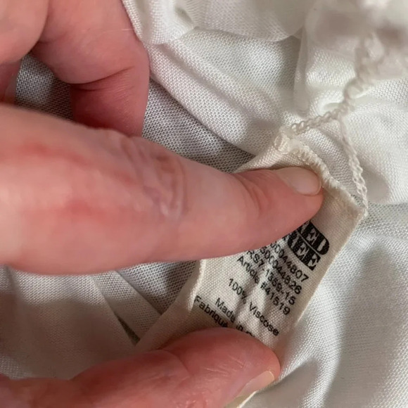 Aritzia Wilfred Free Women’s Libre T-Shirt Oversized V-neck Short Sleeve White - Picture 9 of 10